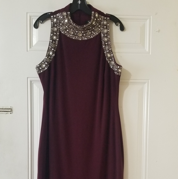 SLNY Evening Dress Burgundy - Picture 5 of 11